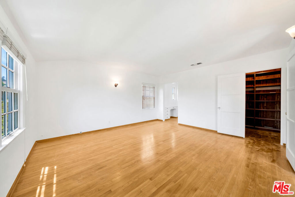 7907 Hollywood Boulevard