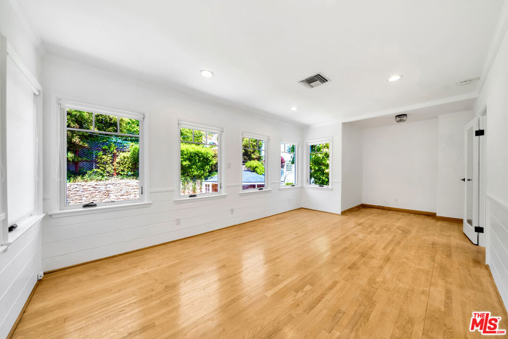 7907 Hollywood Boulevard