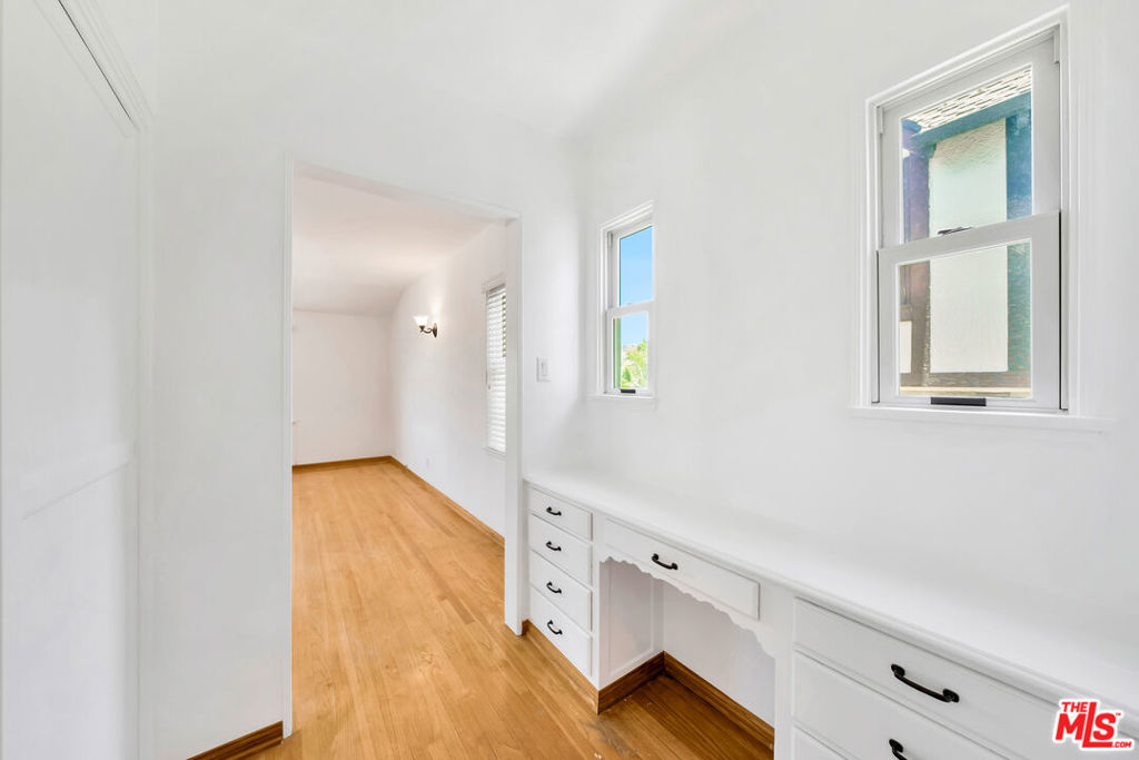 7907 Hollywood Boulevard