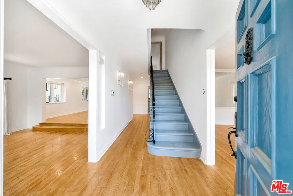 7907 Hollywood Boulevard