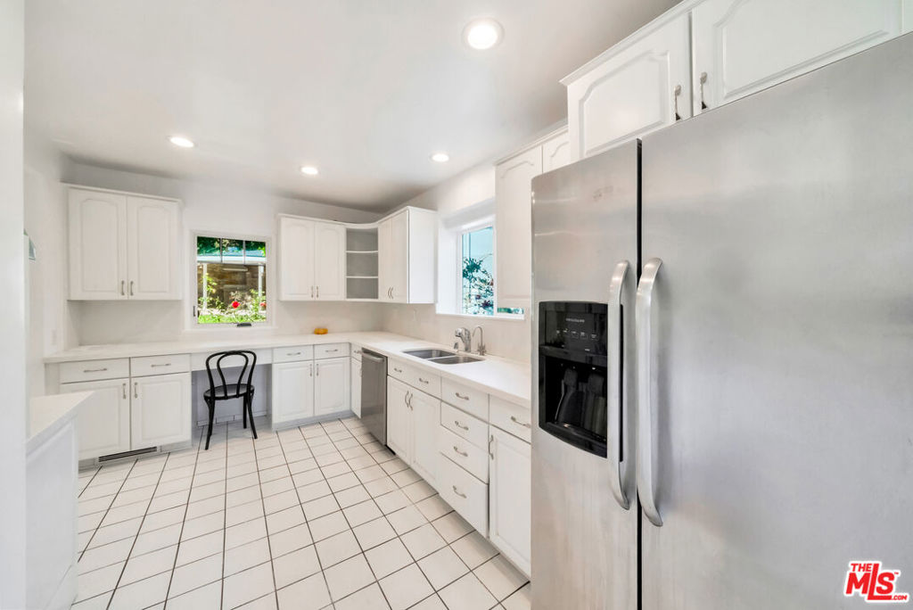 7907 Hollywood Boulevard