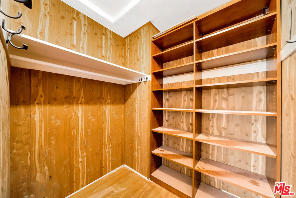 7907 Hollywood Boulevard