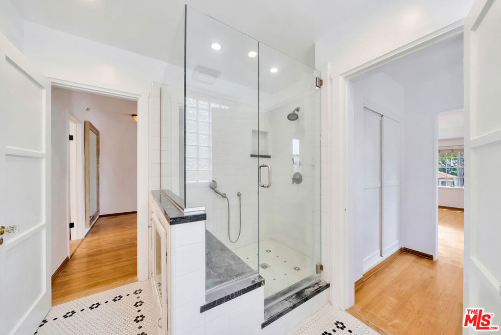 7907 Hollywood Boulevard