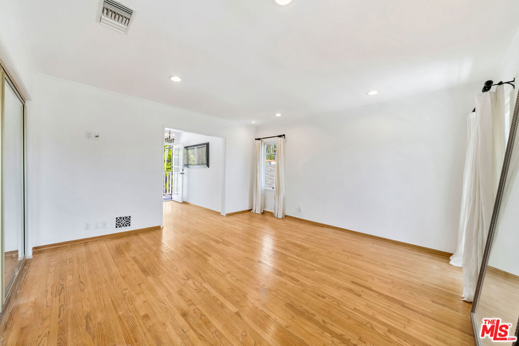 7907 Hollywood Boulevard