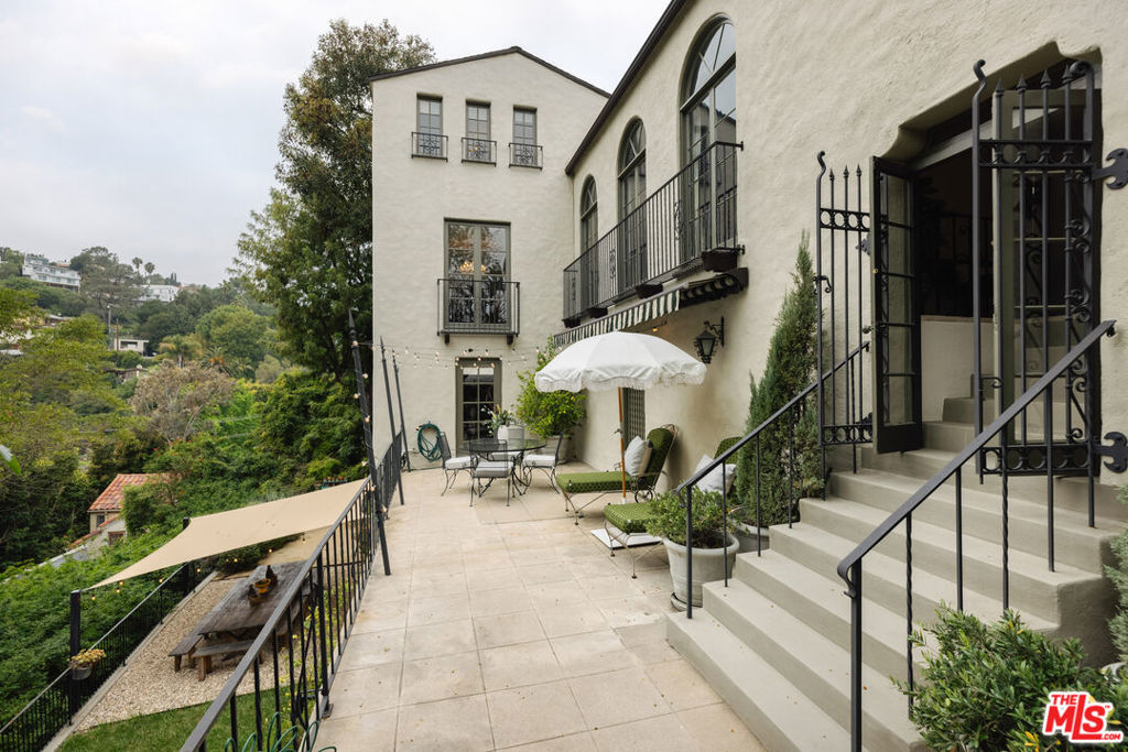 2275 Bronson Hill Drive