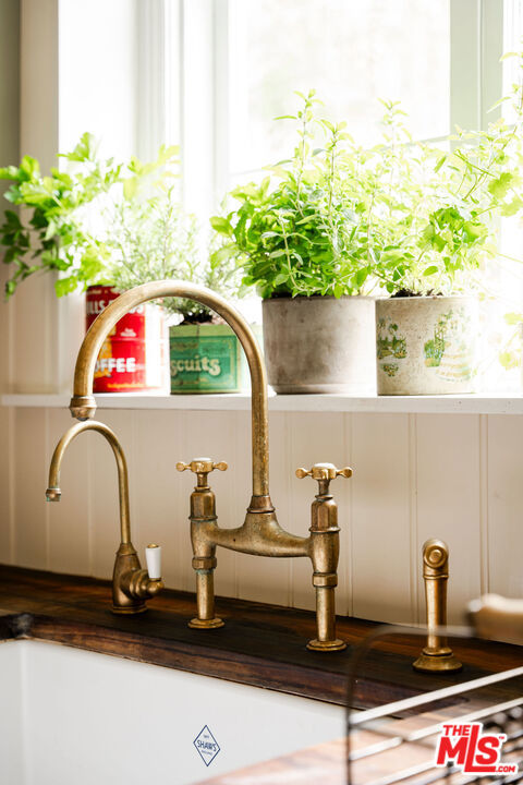 7290 Saint Estaban Street