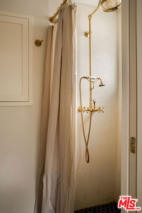 7290 Saint Estaban Street