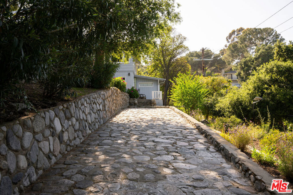 7290 Saint Estaban Street