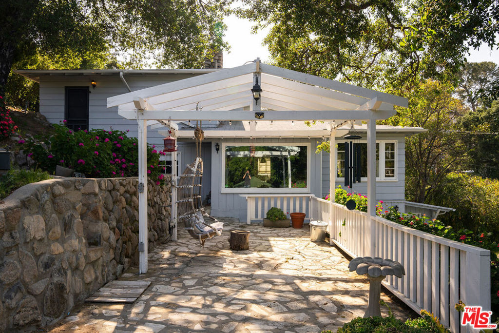 7290 Saint Estaban Street