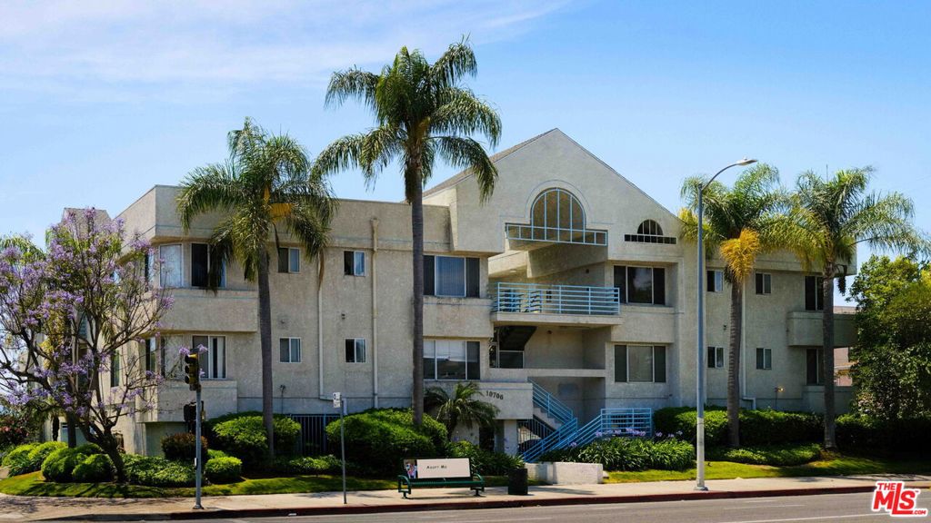 10706 Victory Boulevard 103