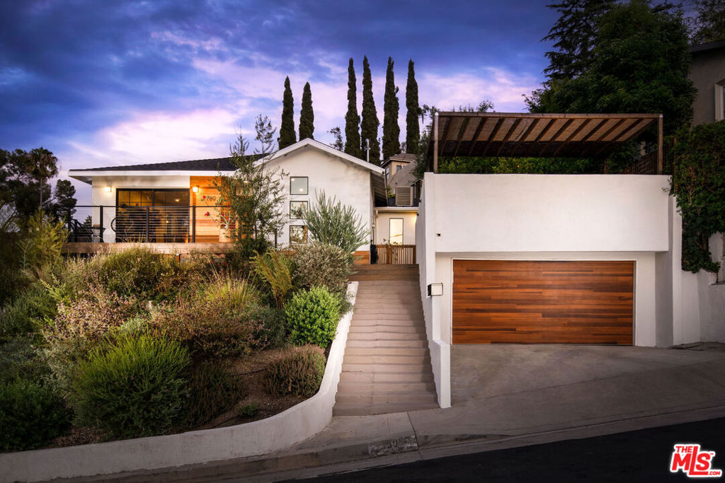 1180 Oneonta Drive