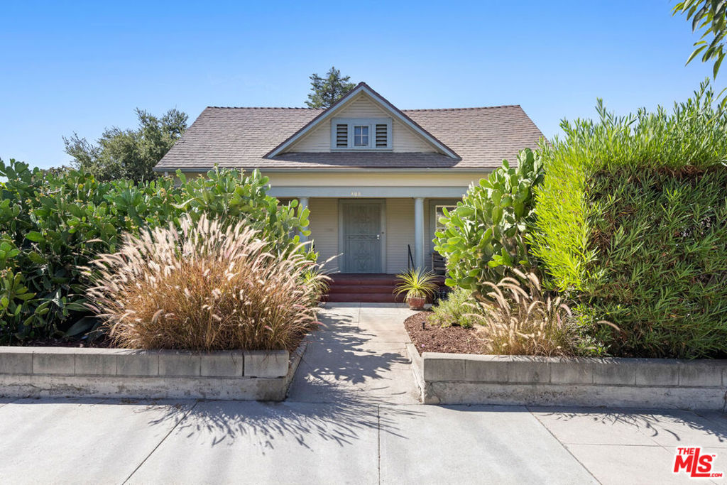 400 W Maple Street