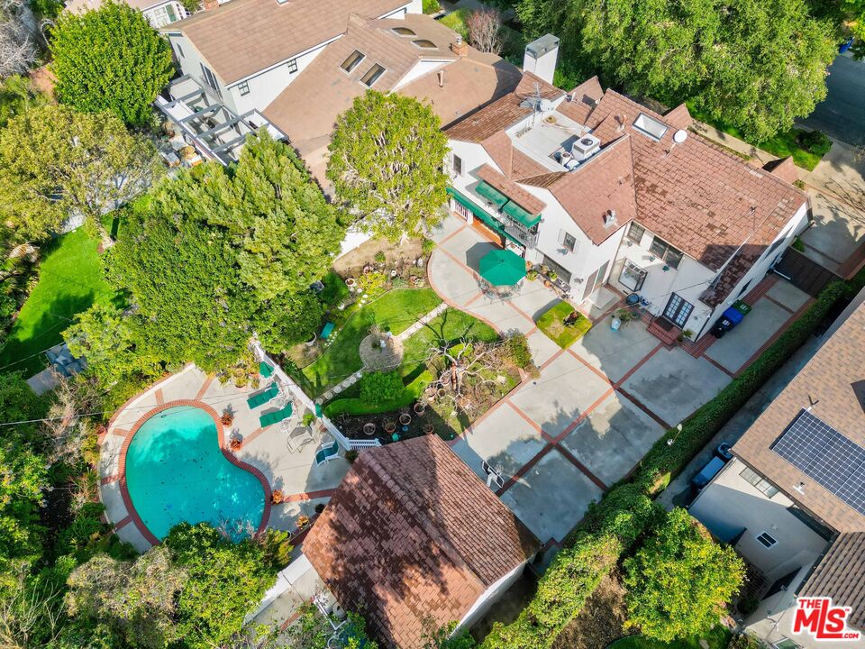 3939 Dixie Canyon Ave