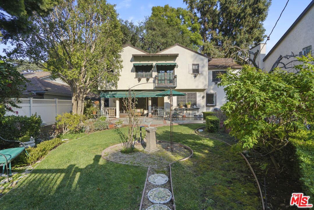 3939 Dixie Canyon Ave
