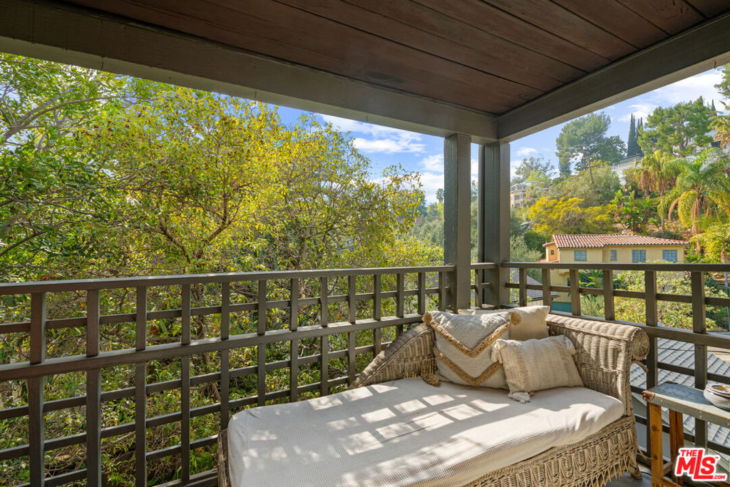 2234 Vista Del Mar Avenue
