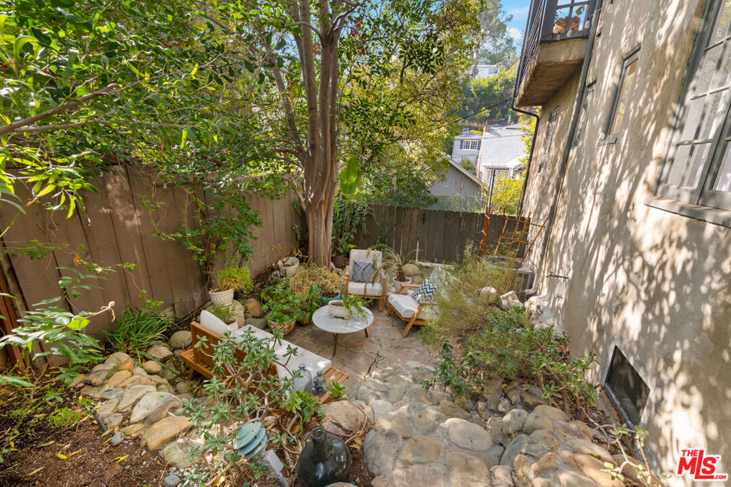 2234 Vista Del Mar Avenue