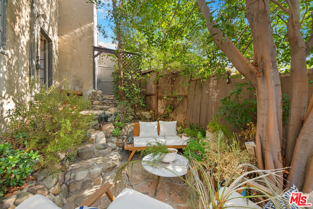 2234 Vista Del Mar Avenue