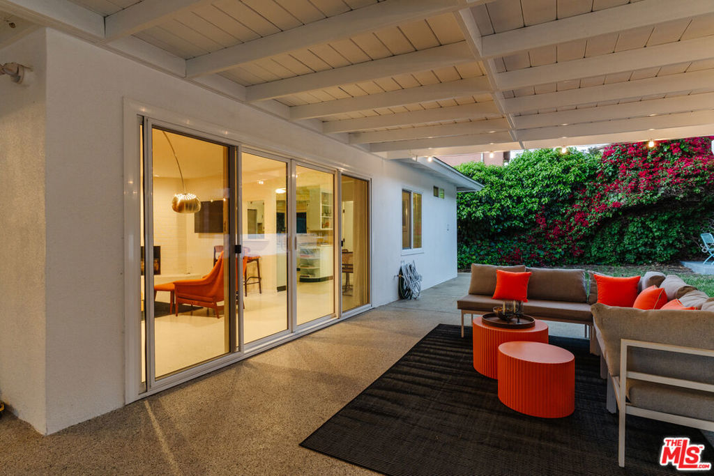 4220 Hillcrest Drive