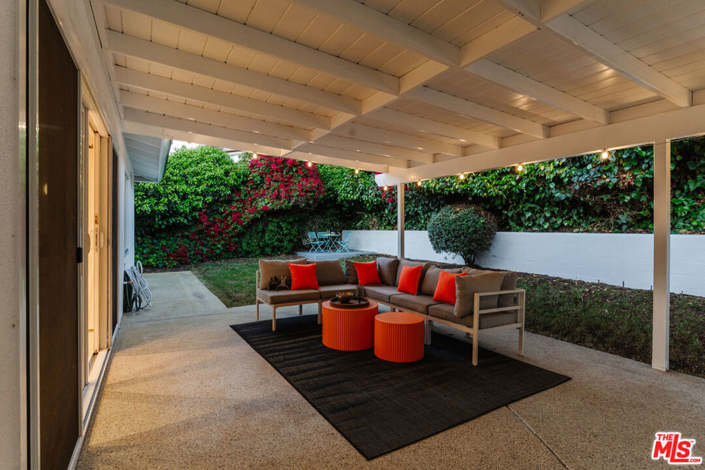 4220 Hillcrest Drive