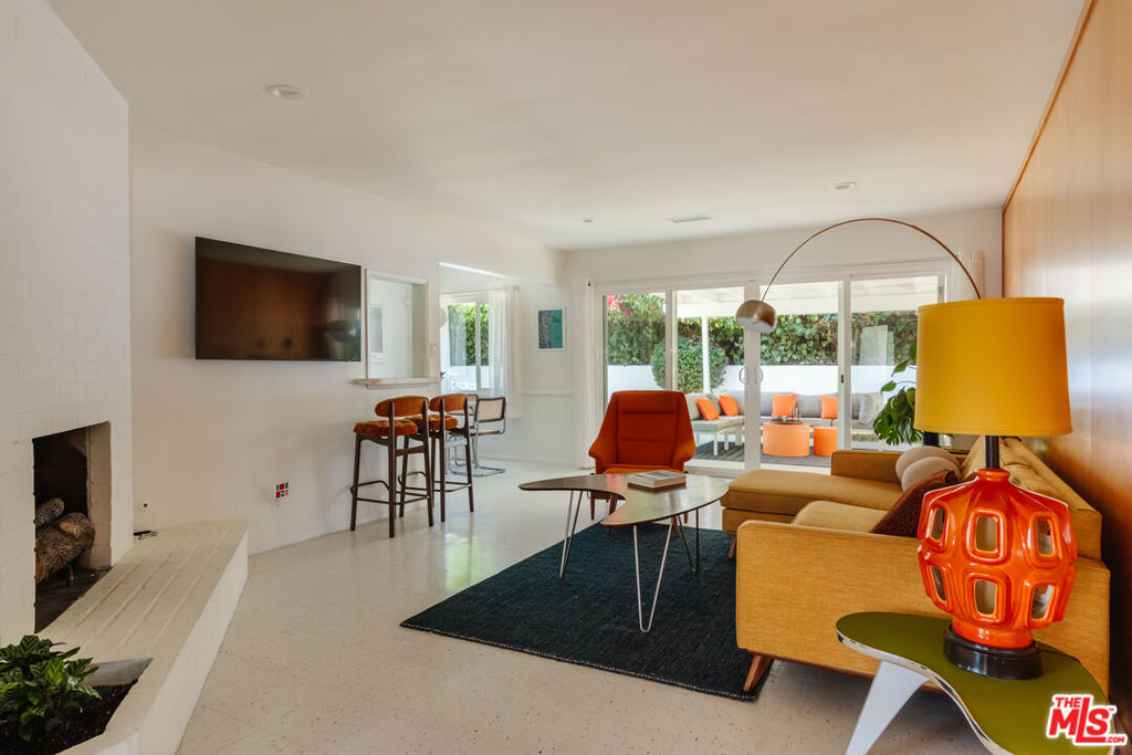 4220 Hillcrest Drive