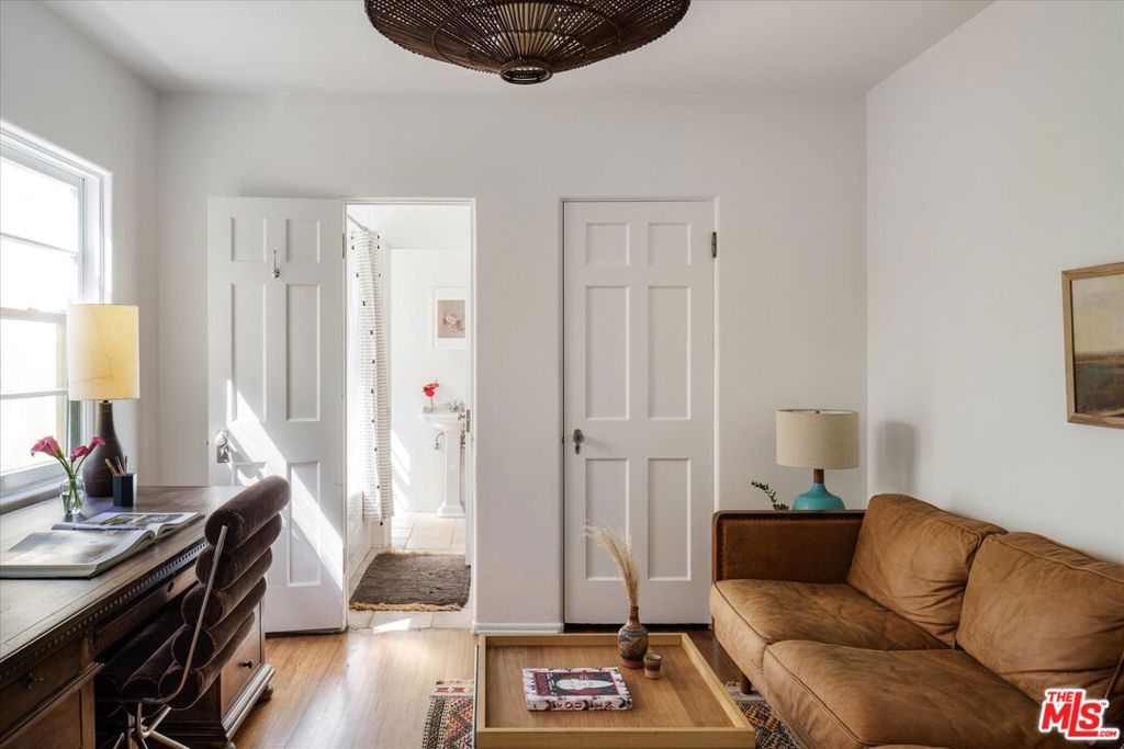 5444 Red Oak Drive