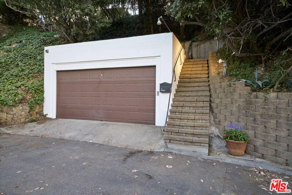 11764 Laurelcrest Drive
