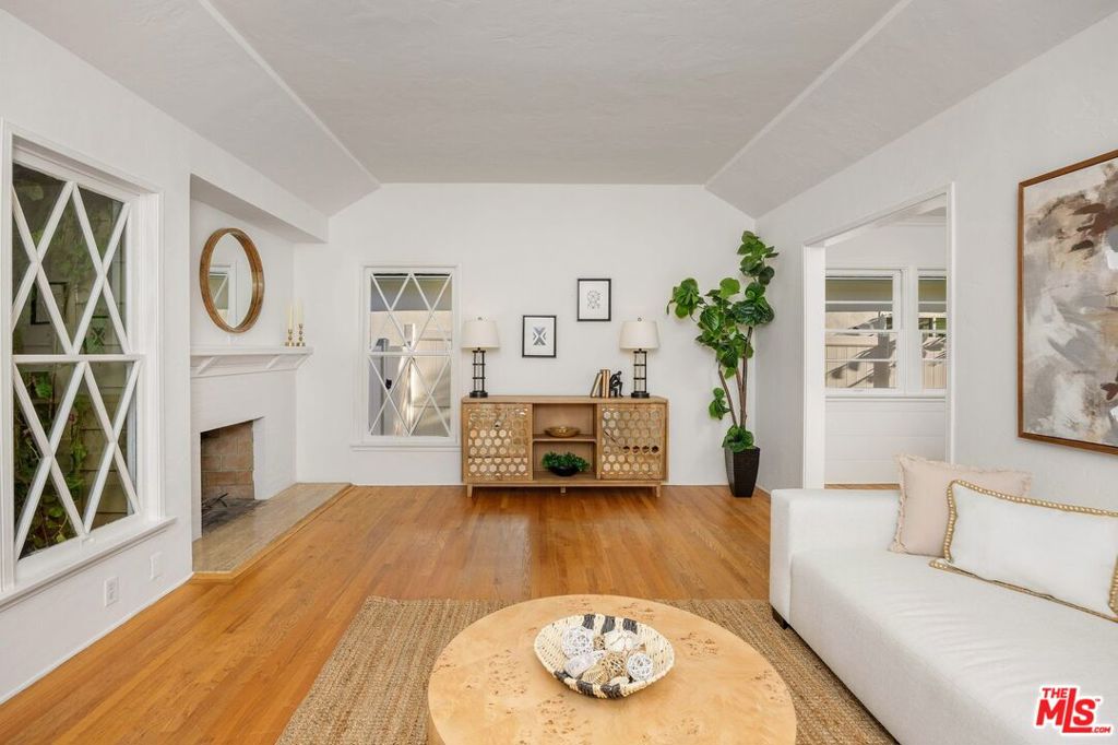 4311 Greenbush Avenue