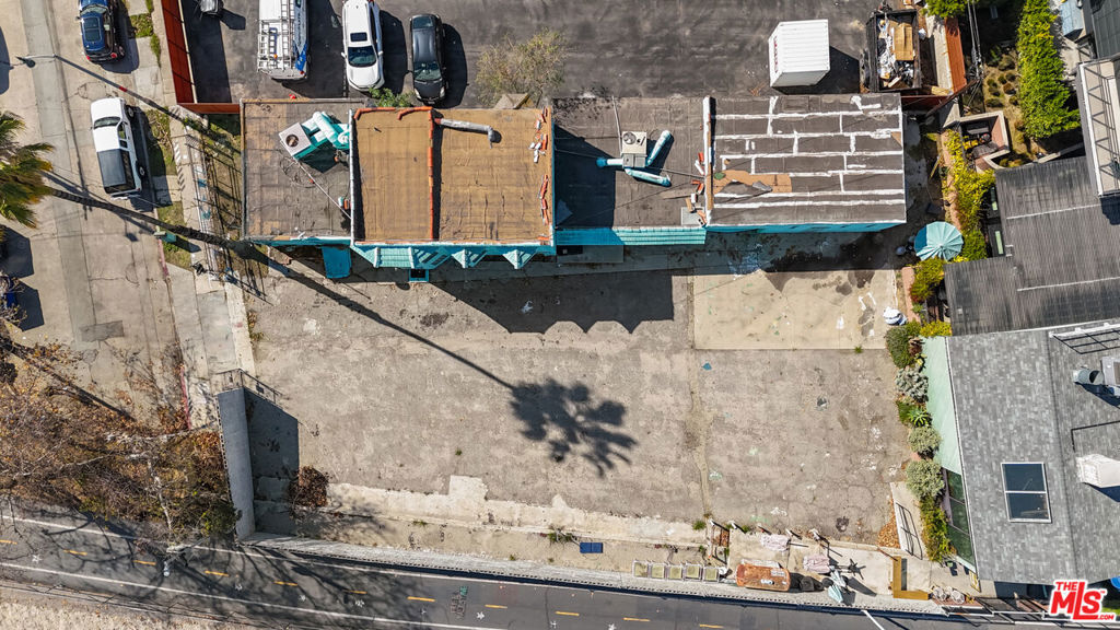 3051 N Coolidge Avenue