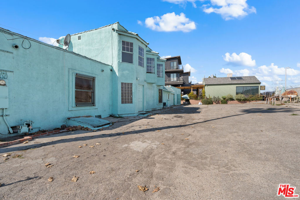 3051 N Coolidge Avenue