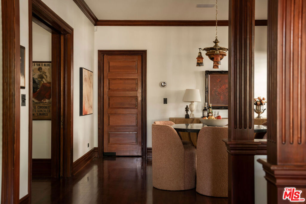 1411 N Los Robles Avenue