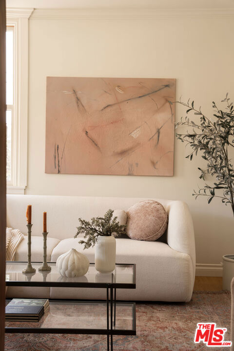 1411 N Los Robles Avenue