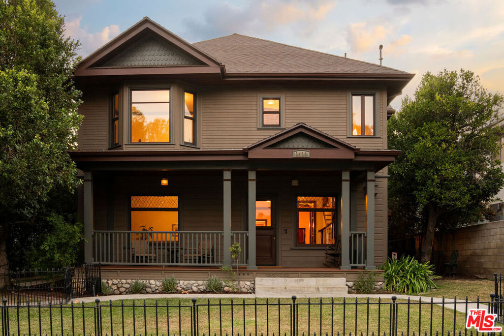 1411 N Los Robles Avenue