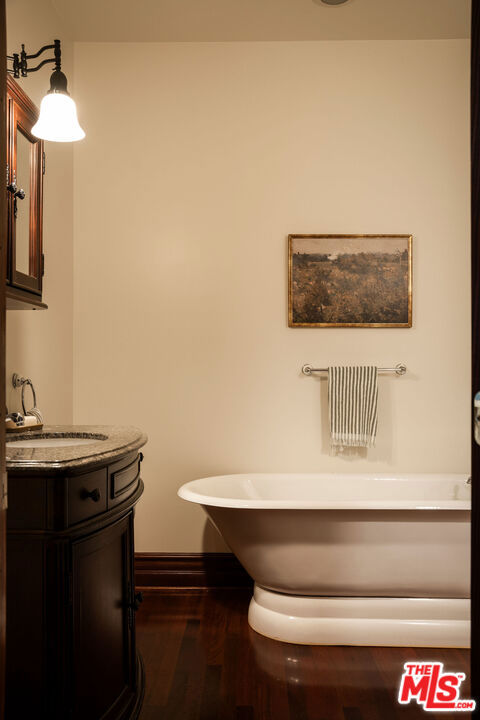 1411 N Los Robles Avenue