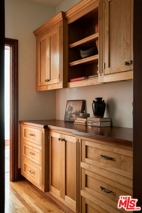 1411 N Los Robles Avenue