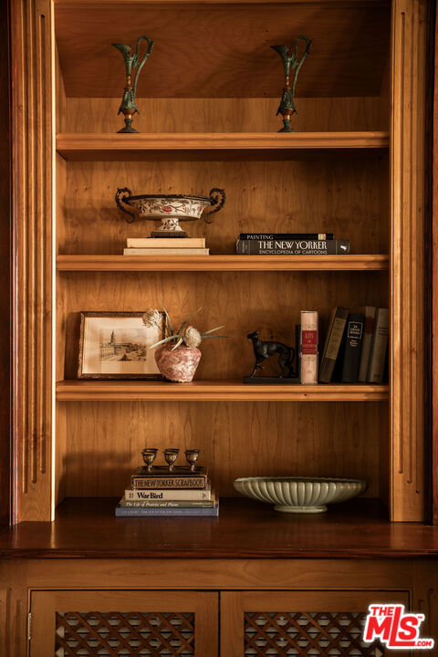 1411 N Los Robles Avenue