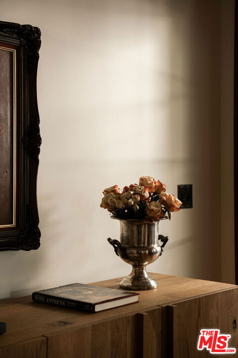 1411 N Los Robles Avenue