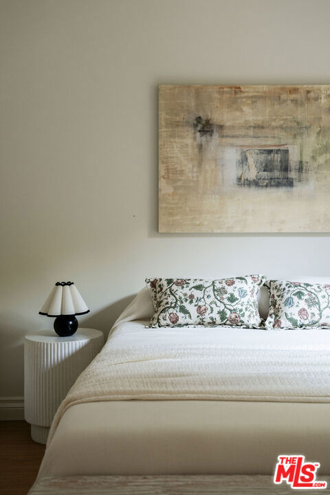 1411 N Los Robles Avenue