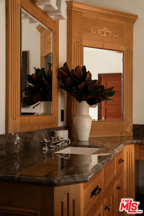 1411 N Los Robles Avenue