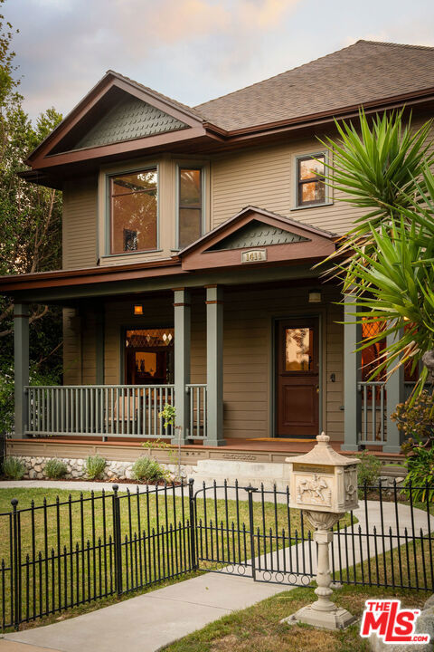 1411 N Los Robles Avenue