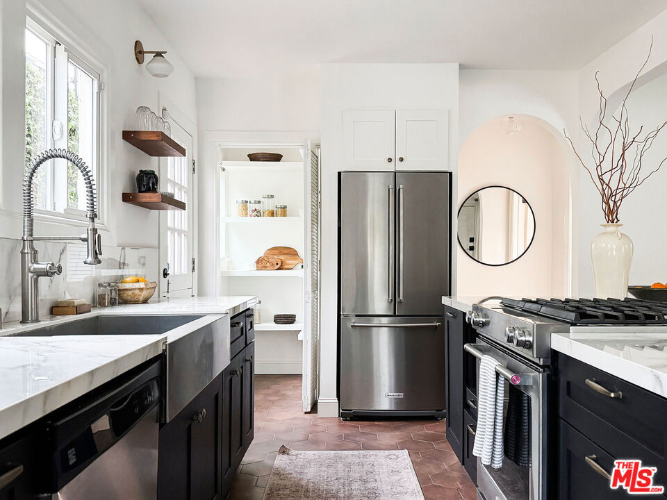 5044 Pickford Street