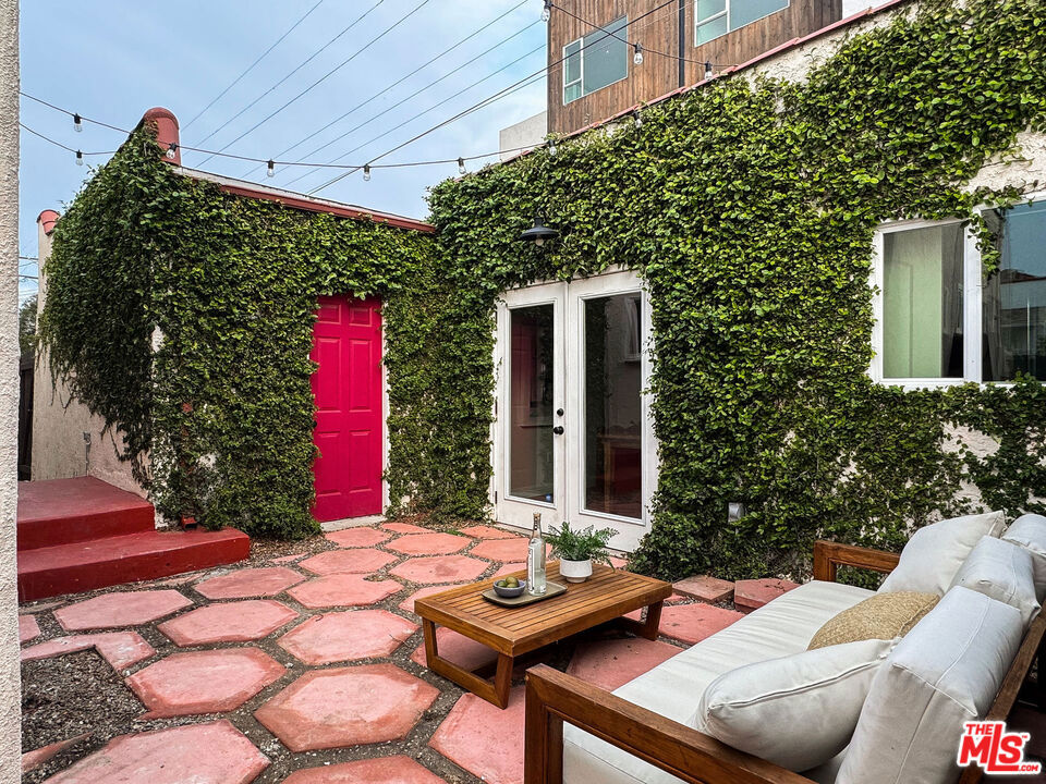 5044 Pickford Street