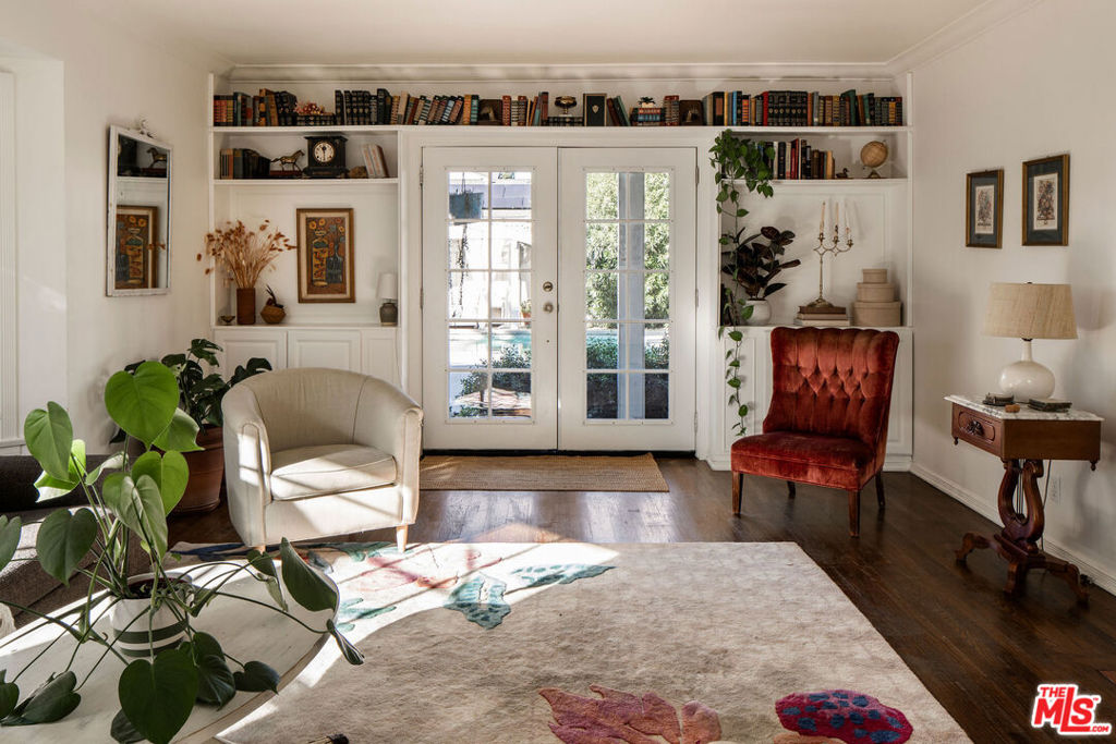 14321 Valerio Street