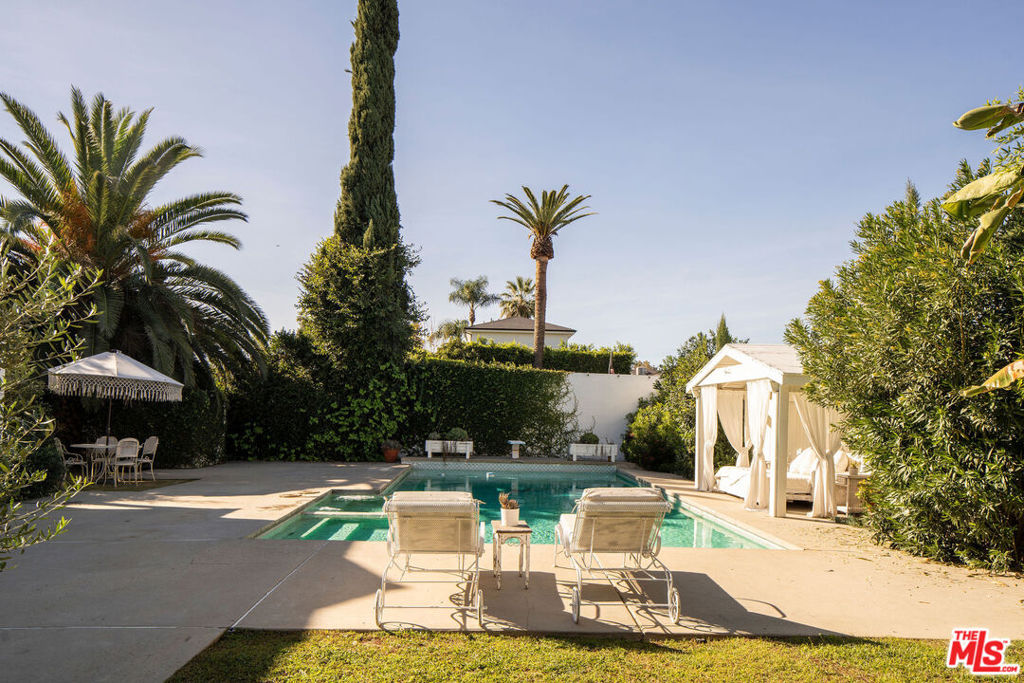 14321 Valerio Street