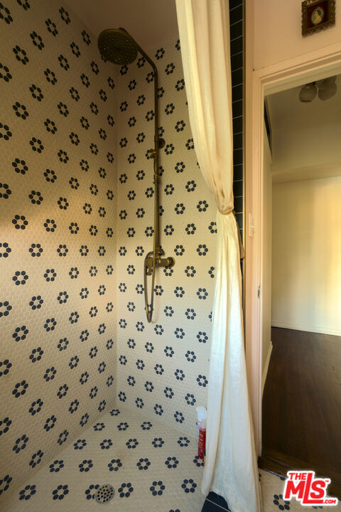 14321 Valerio Street