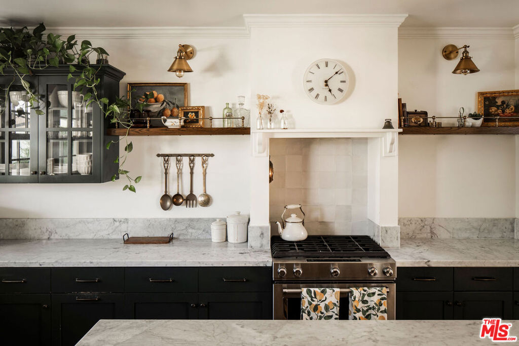 14321 Valerio Street