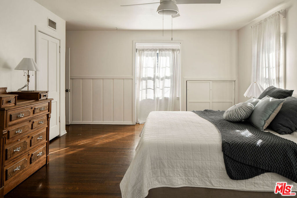 14321 Valerio Street