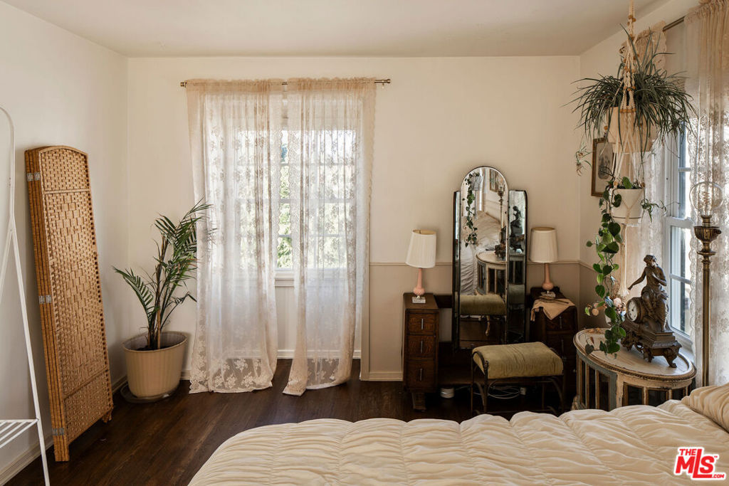 14321 Valerio Street