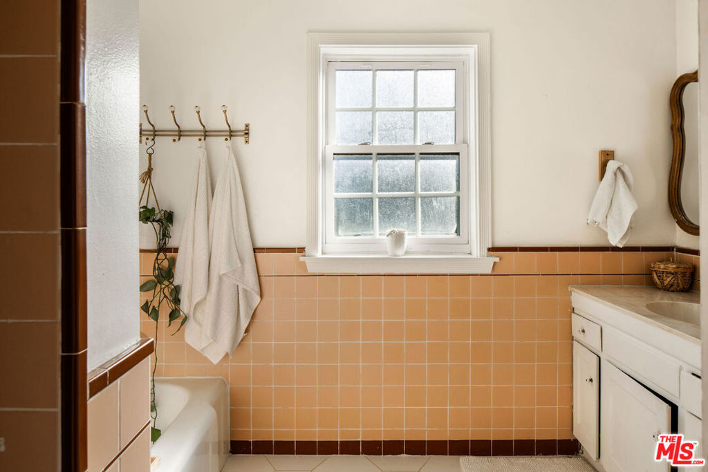 14321 Valerio Street