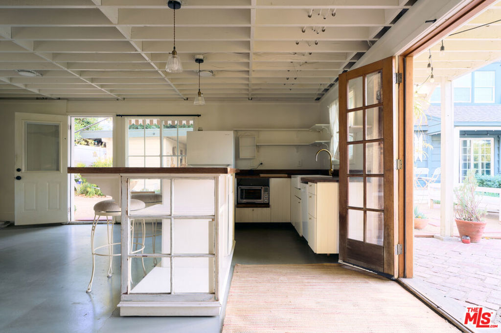 14321 Valerio Street