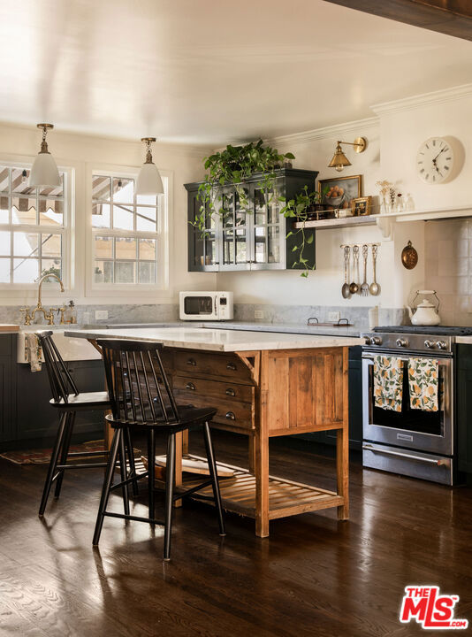 14321 Valerio Street